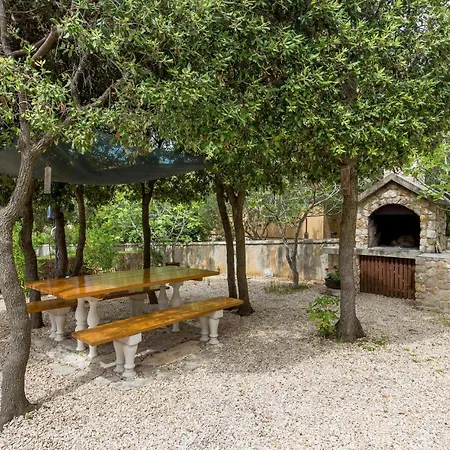 Apartamento 2 Bedroom Awesome In Mandre