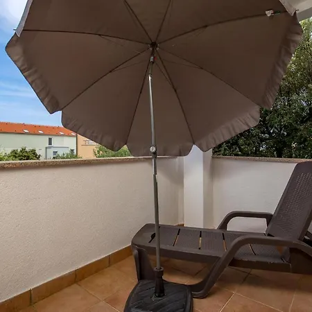 2 Bedroom Awesome In Mandre