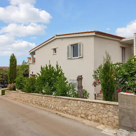 2 Bedroom Awesome In
